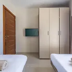 Avalon By The Sea - A Breath Of Oceanfront Luxury Apartmán *