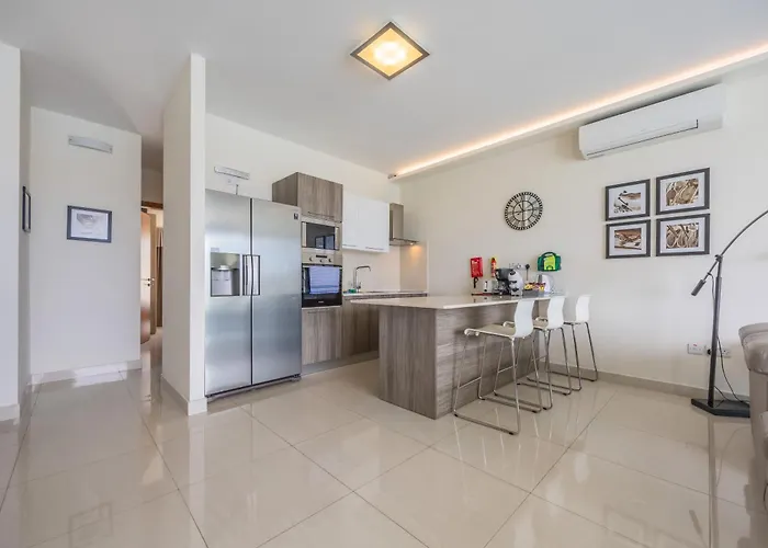 Avalon By The Sea - A Breath Of Oceanfront Luxury Sliema